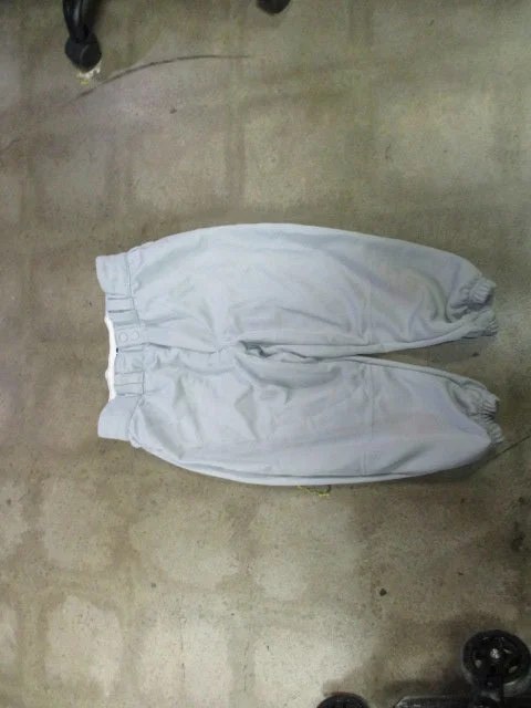 Fitted baseball pants-Used Wilson Knicker Size Medium Baseball Pants