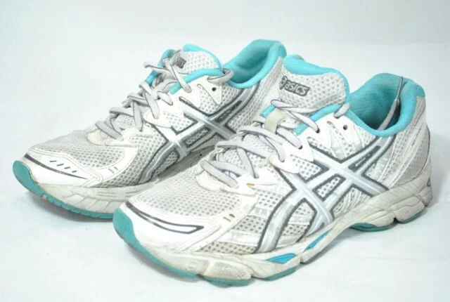 Tennis shoes with reinforced toe for added durability-New ASICS Women's GEL-Phoenix 4 Running Shoe Silver/White/Blue Size 12